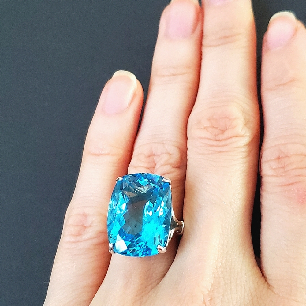 25.00ctw Sky Blue Topaz Rhodium Over Sterling Silver Ring Size 6.75